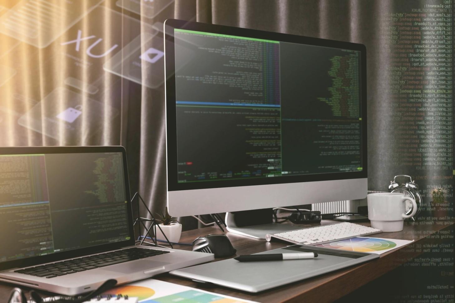 Ambiente de trabalho colaborativo onde estudantes desenvolvem projetos de eventos sazonais para jogos sociais